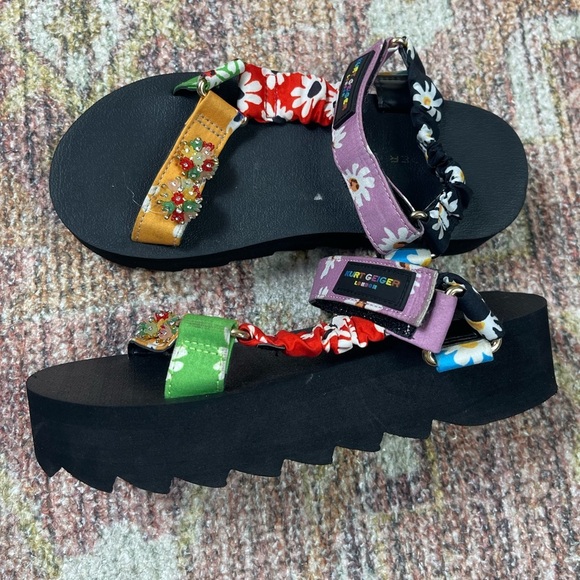 Kurt Geiger Mini Orion Platform Sandals Printed Straps Girls Size 3 - Picture 3 of 9